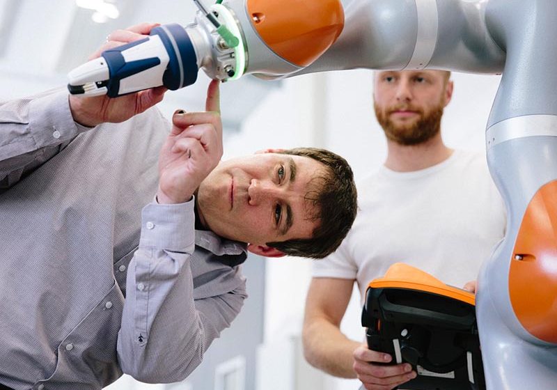  Escalar la Industria 4.0 con IA y nube híbrida