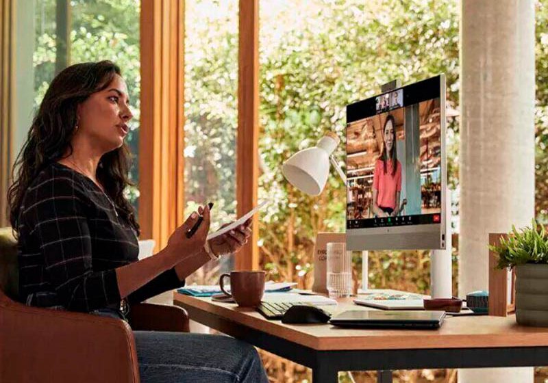  HP mejora las experiencias del trabajo híbrido para quienes trabajan desde un escritorio