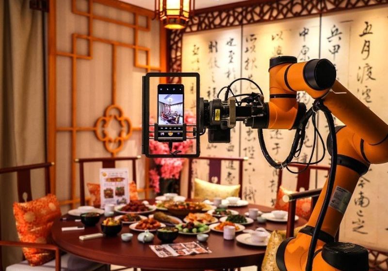  OPPO integra brazos robóticos y algoritmos de inteligencia artificial en pruebas de imagen de sus equipos