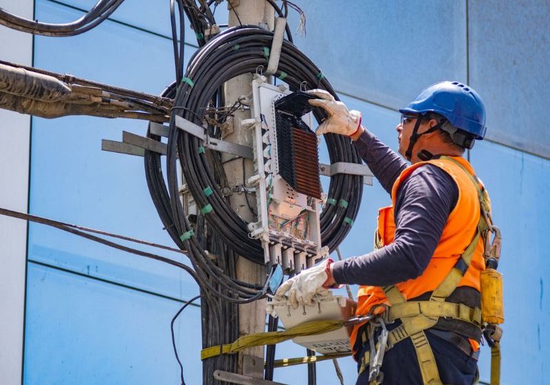  Telefónica proyecta superar los 4.4 millones de hogares conectados a su fibra óptica en todo el Perú este año
