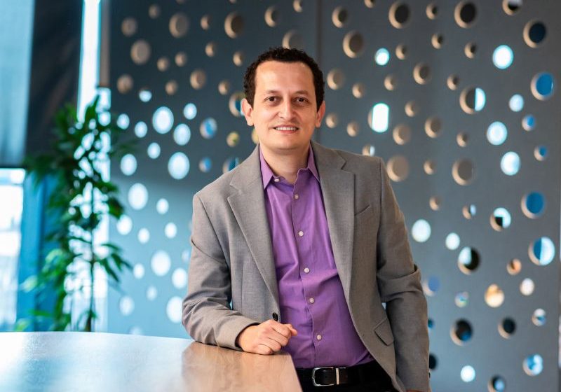  Schneider Electric nombra a Luis Santamaria como líder de Cloud & Service Providers