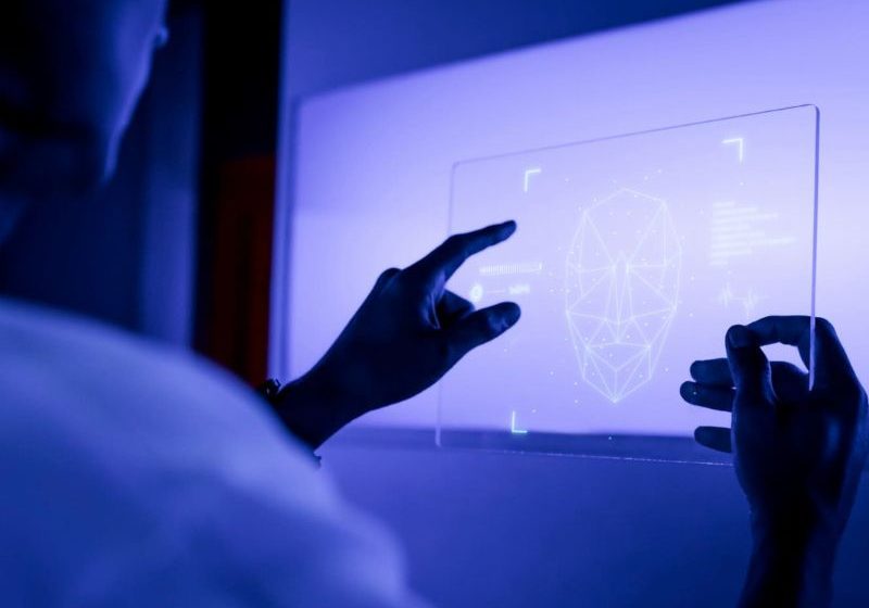  El trend de pedirle a la IA «hazme una caricatura con todo lo que sabes de mí» puede abrir la puerta a fraudes digitales