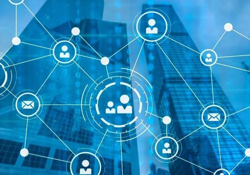  Hacer espacio para la IA especializada en las redes empresariales