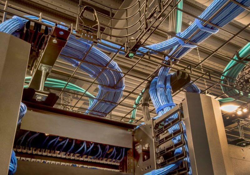  Por qué los salones eléctricos se están volviendo más valiosos que los espacios blancos en los data centers