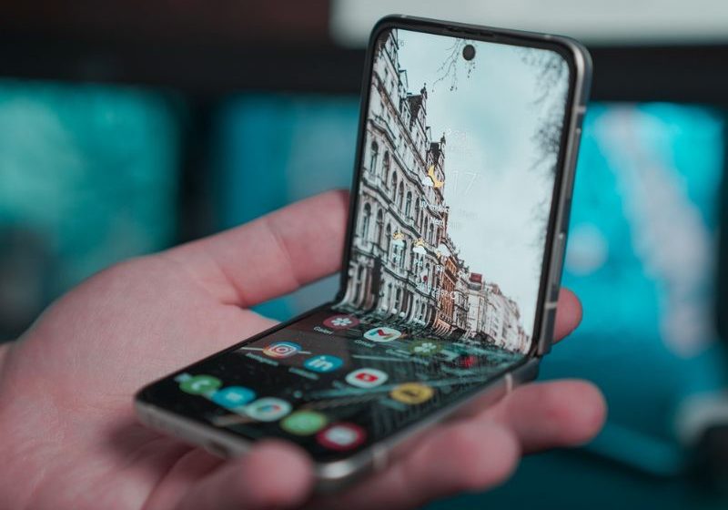  Los envíos de smartphones plegables superarán este año los 22 millones